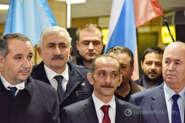 Делегація з Туреччини зробила фото із прапором Криму: Україна завела кримінальну справу
