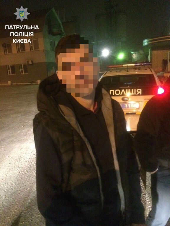 У Києві п'яний водій "зніс" пішохода і зник