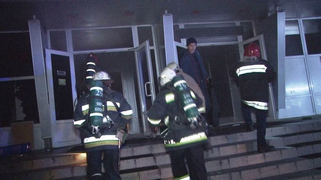 Пожар в ночном клубе Львова: появились фото и видео от спасателей