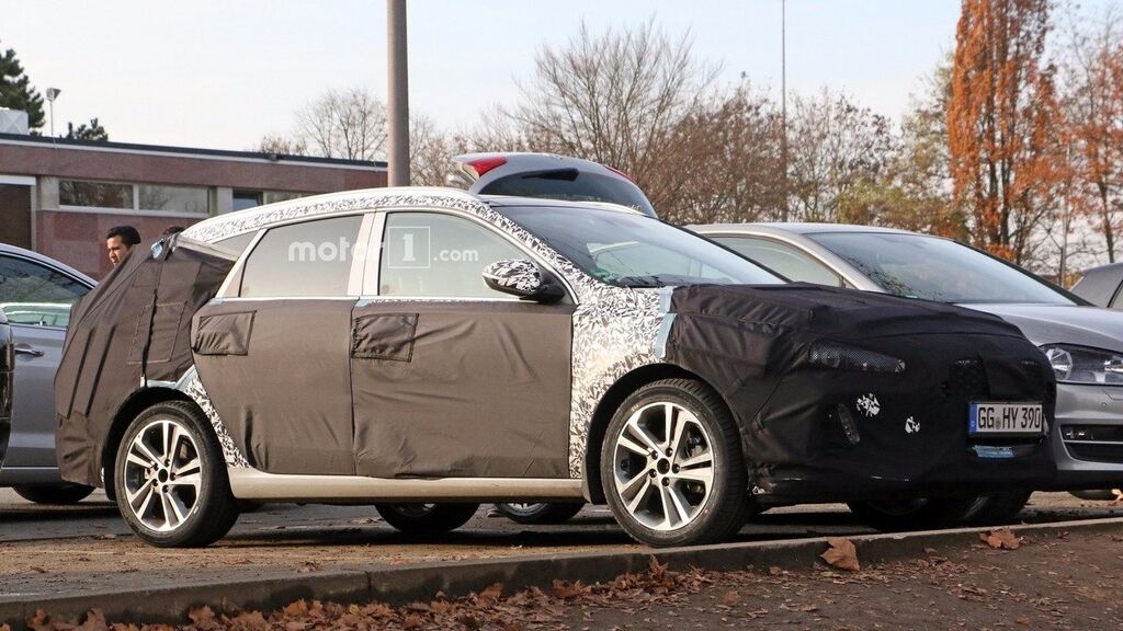 В Германии был замечен прототип нового универсала Hyundai i3: фото