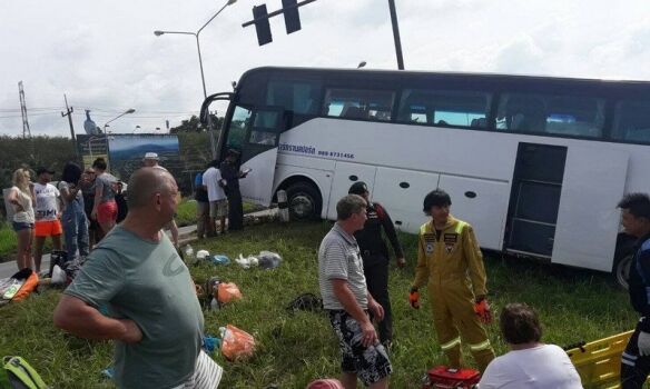 Появились фото неуправляемого ДТП с россиянами в Таиланде