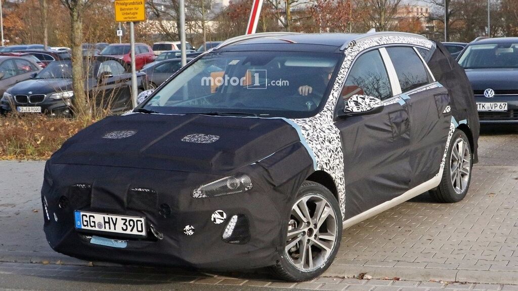 В Германии был замечен прототип нового универсала Hyundai i3: фото