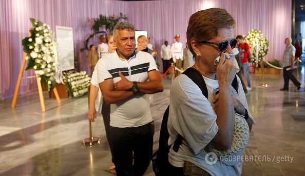 Выстраивались очереди: опубликованы эмоциональные фото прощания с Кастро
