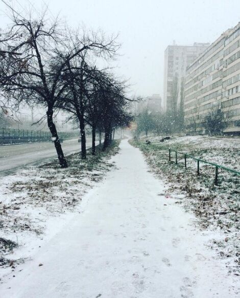 Волшебная погода: Киев утром засыпало снегом