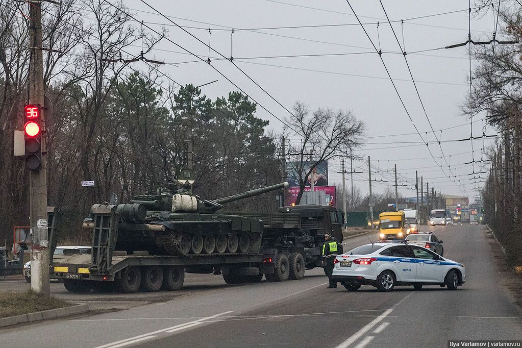 "Творится что-то неладное": в Крыму заметили скопление военной техники