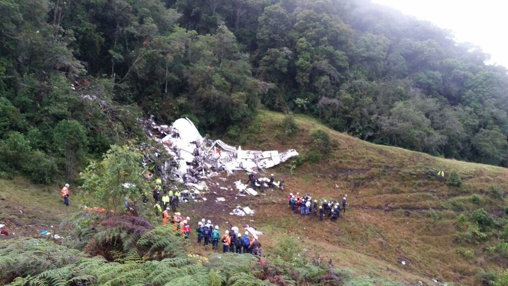 Гора с обломками: появились новые шокирующие фото разбившегося в Колумбии лайнера