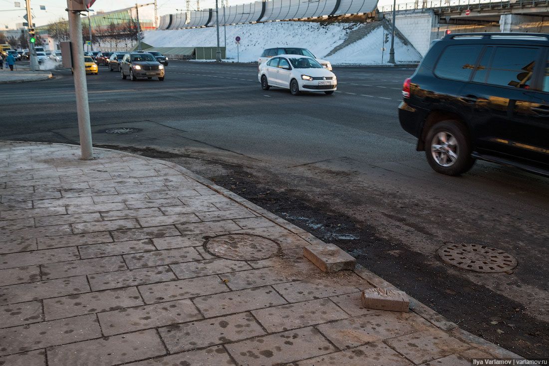 Как разваливаются московские улицы 