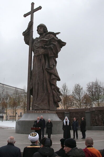Путин и патриарх Кирилл открыли в Москве памятник киевскому князю Владимиру: опубликованы фото