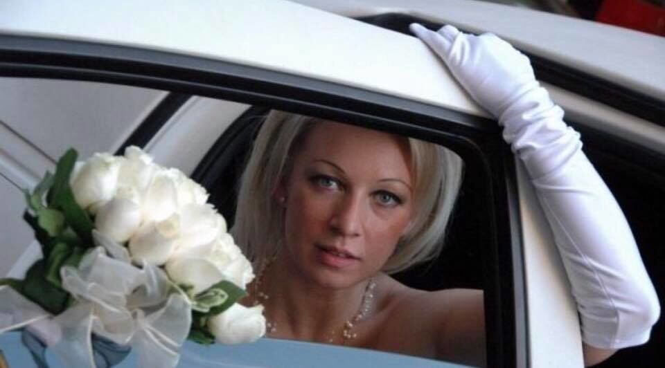 Похорошела: "рупор Кремля" Захарова показала фото своей свадьбы в Нью-Йорке