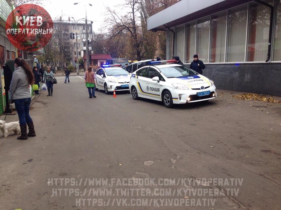 В Киеве возмущенный пешеход устроил разборки с водителем