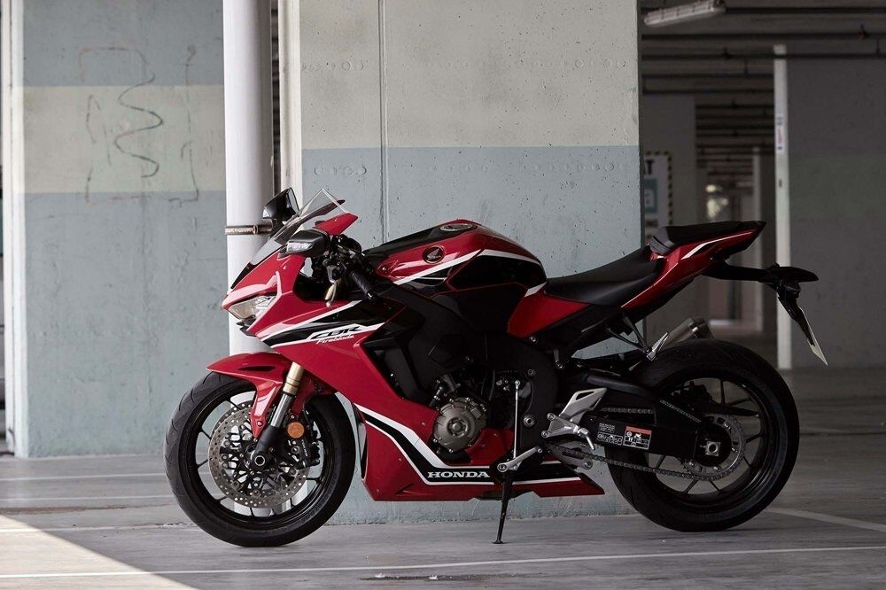 В Кельне состоялся дебют спортбайка Honda CBR1000RR Fireblade