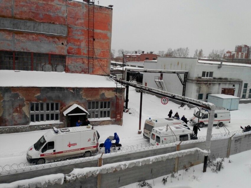 Есть погибшие: в России обрушилась крыша завода, производящего "Буки"