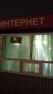 В Киеве обнаружили подпольную наливайку с вывеской "Интернет"