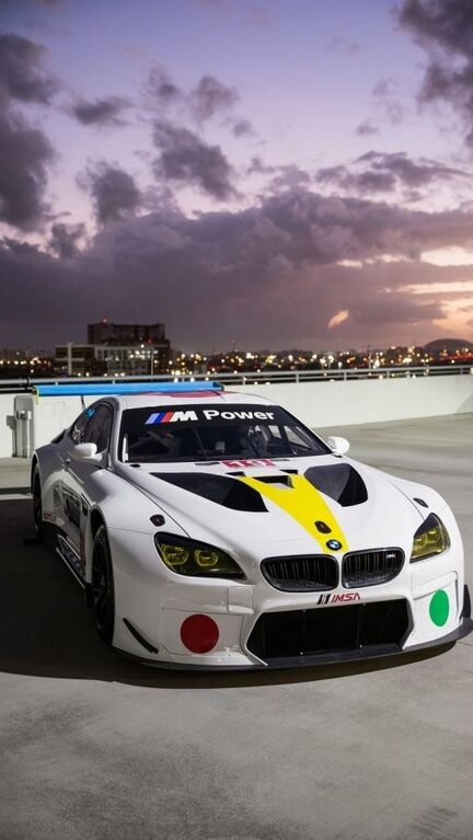 BMW M6: художник превратил гоночное купе в арт-кар