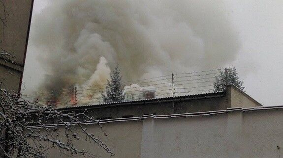 На Закарпатье в СИЗО произошел сильный пожар: появились фото и видео