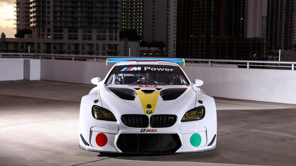 BMW M6: художник превратил гоночное купе в арт-кар