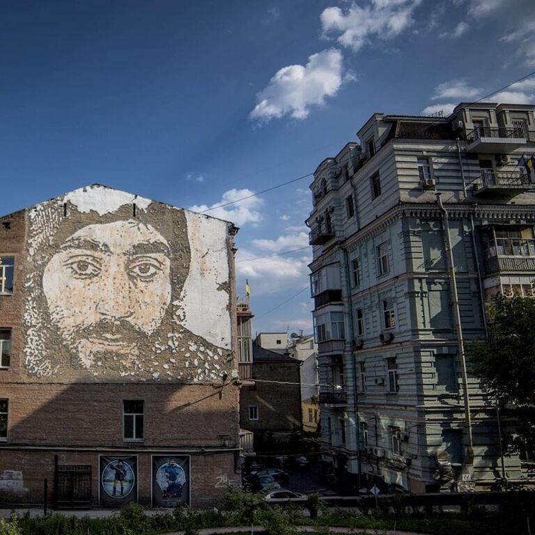 "Люди поверят в свои силы": суд вернул киевлянам сквер Небесной сотни