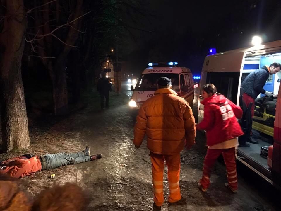 В Ужгороде пьяный СБУшник сбил двух человек на "переходе смерти". Опубликованы фото, видео