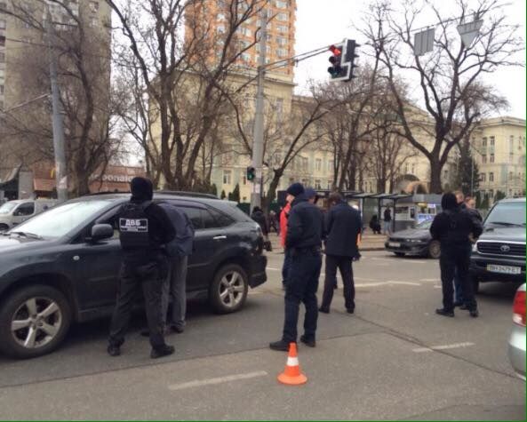 Как неудобно получилось: в Одессе "борцов с коррупцией" поймали на взятке. Опубликованы фото