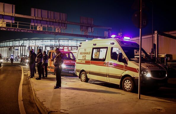 Кровавые теракты в Стамбуле: 38 погибших, больше 160 раненых