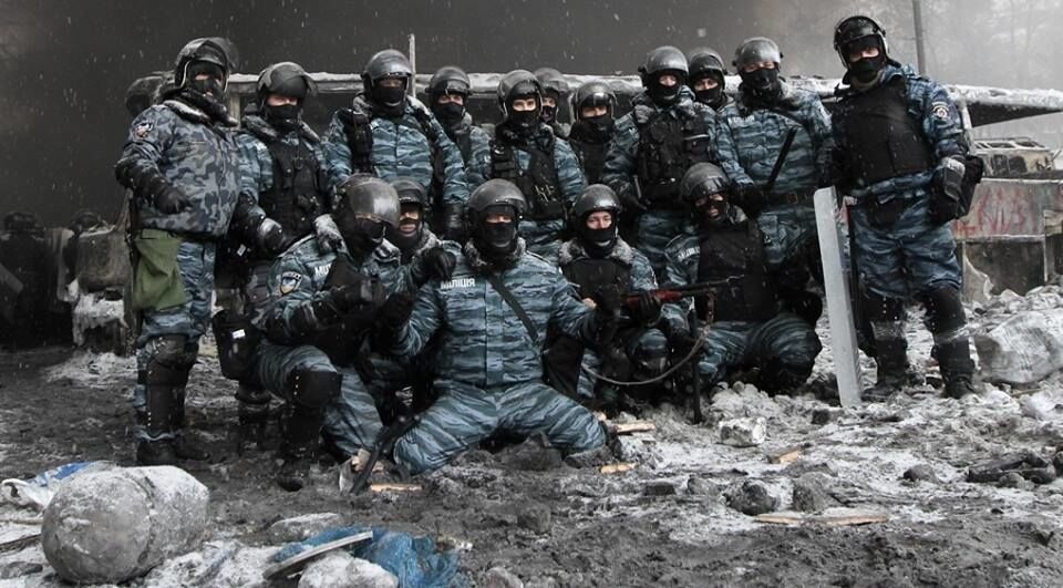 Волонтер заявил, что экс-зам командир "Беркута" получил новую должность, в полиции опровергают