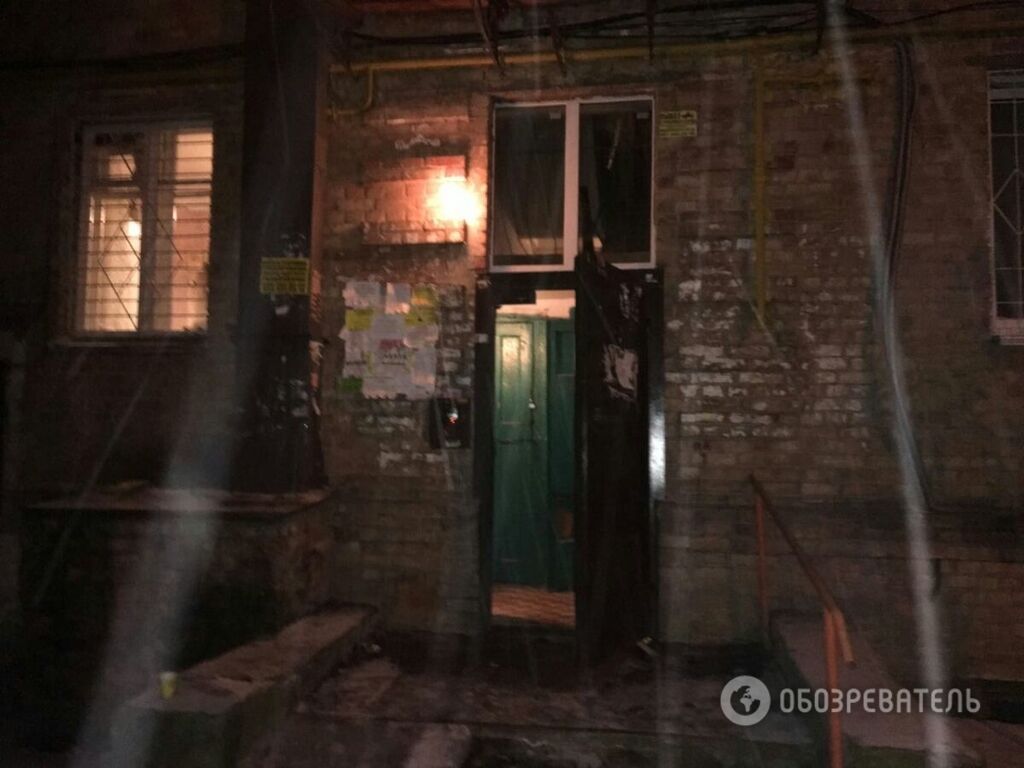 Поліцію викликали на запах: опубліковані фото з місця страшного вбивства в Києві