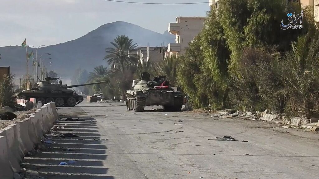 Возвращение ИГИЛ в Пальмиру: появились фото и видео из захваченного города