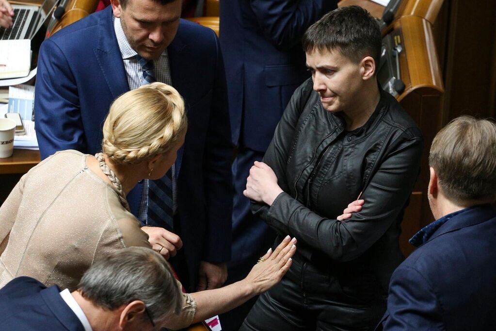 Уход Савченко от Тимошенко "оживили" в забавных фотографиях