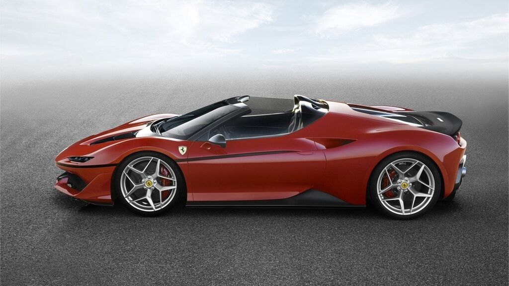 Ferrari J50: итальянцы построили 690-сильный открытый суперкар