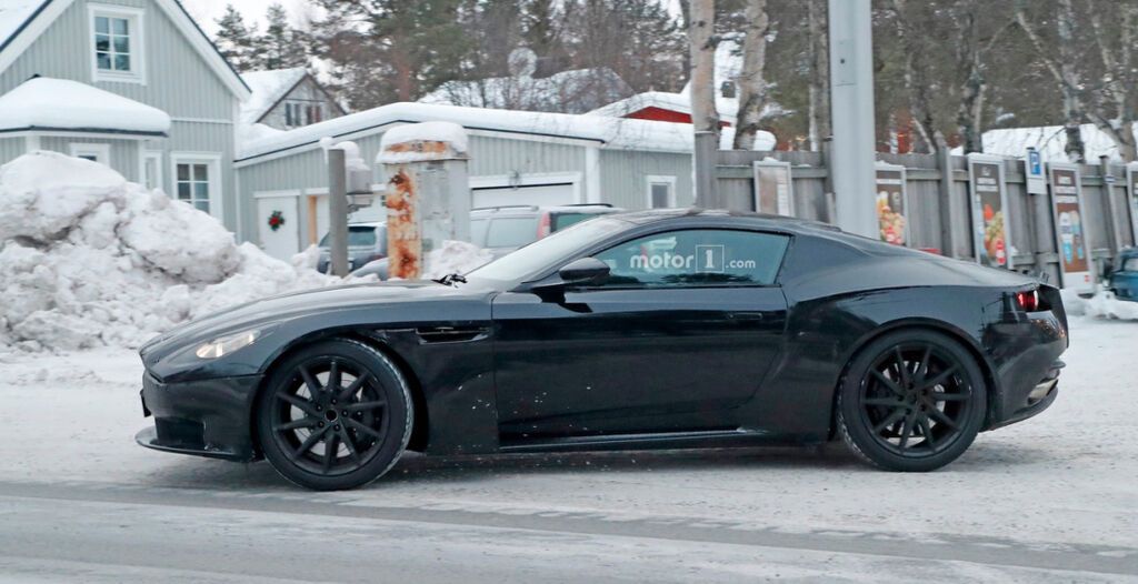 Aston Martin Vantage выехал на тесты в заснеженной Швеции