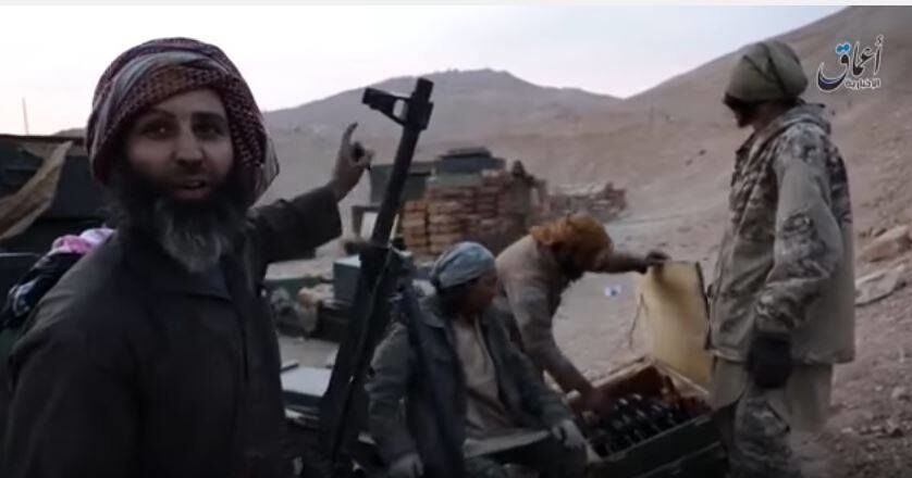 Трусливо дали деру: путинские вояки оставили террористам ИГИЛ в Пальмире арсенал оружия