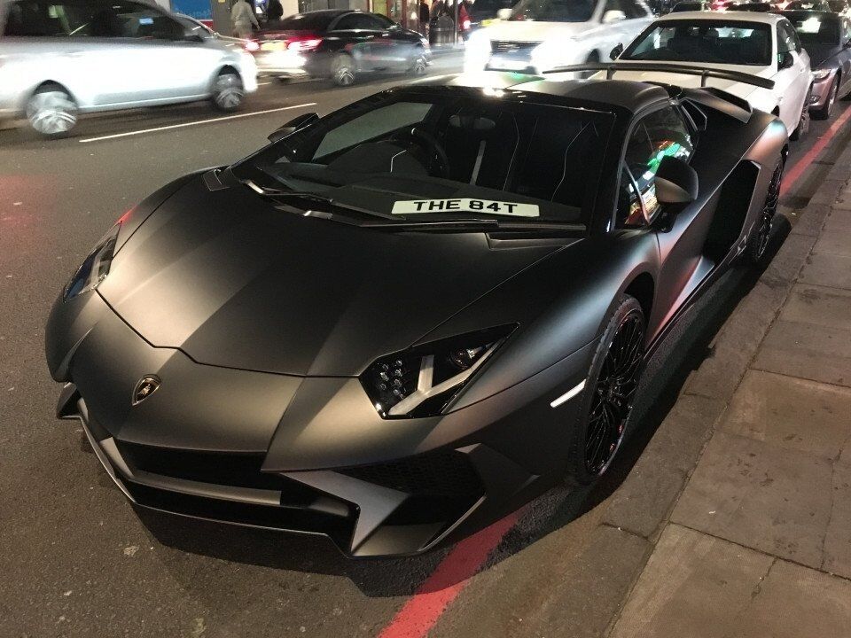 В Лондоне студент разбил эксклюзивный суперкар Lamborghini: фото