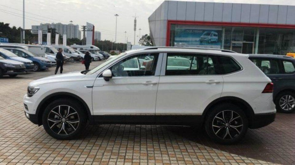 Volkswagen Tiguan L: немцы удлинили кроссовер для рынка Китая