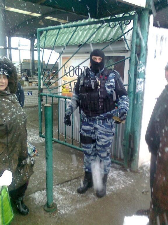 Хватают из-за паспорта: журналист сообщил о массовых задержаниях украинцев в Крыму – фотофакт