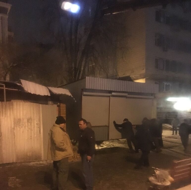 В Киеве "воскресли" разгромленные незаконные киоски: опубликованы фото
