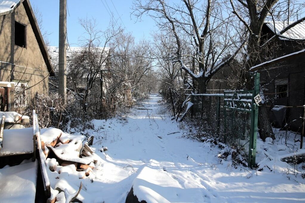 Зима на фронте: появились фото из заснеженной Авдеевки