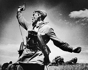 Знаменитий "Комбат": боєць АТО відтворив легендарну фотографію