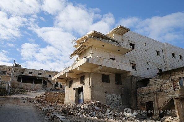Руины и люди на улице: появились новые фото из сирийского Алеппо