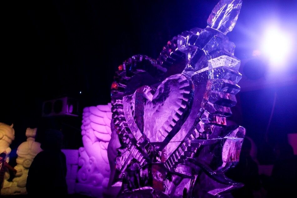 В Киеве открылась выставка зимних скульптур: опубликованы фото