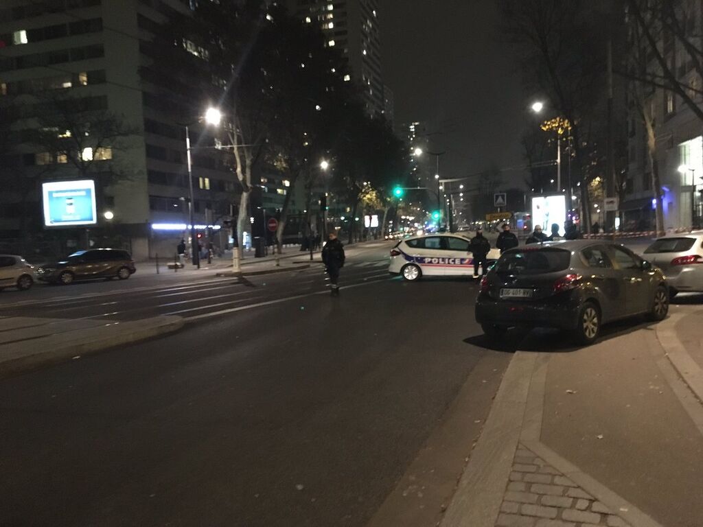 У Парижі сталося збройне захоплення заручників: усі подробиці, фото і відео