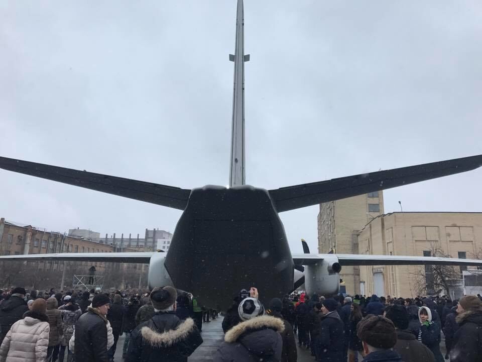 "Антонов" представил новый самолет: появились потрясающие фото и видео