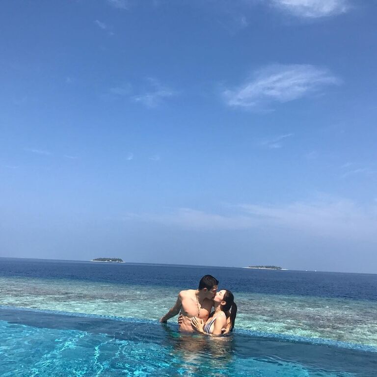 Роскошная жена футболиста сборной Украины похвасталась жаркими фото с Мальдив