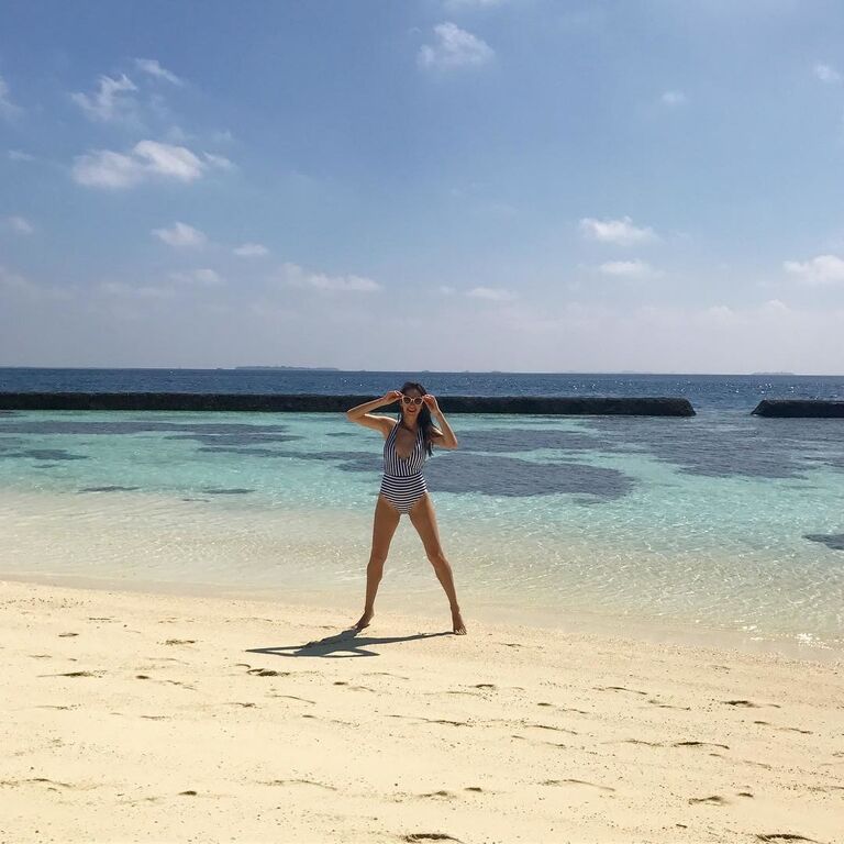 Розкішна дружина футболіста збірної України похвалилася жаркими фото з Мальдів
