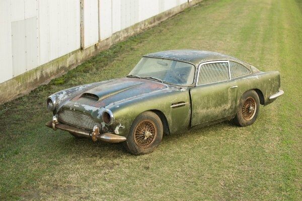 Aston Martin DB4: за простоявшее полвека в лесу купе хотят $475 тысяч