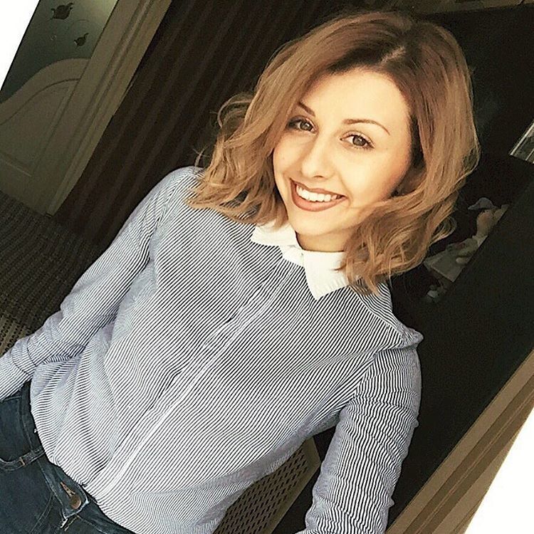 Усміхнена дружина футболіста збірної України зламала всі стереотипи своєю зовнішністю