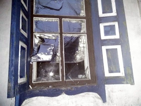 Повреждены жилые дома: полиция показала последствия ночного обстрела Торецка
