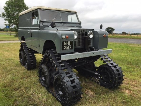 В Британии выставлен на продажу редкий гусеничный Land Rover 1959 года: фото