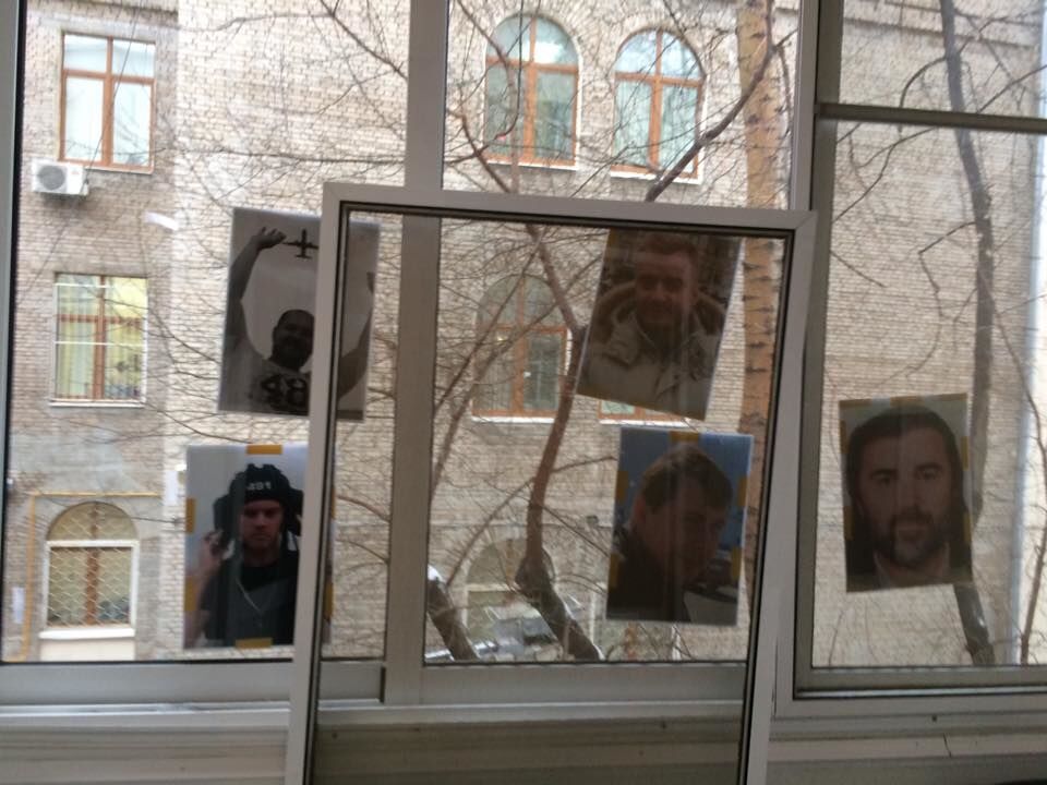 В Москве скандальной журналистке устроили "атаку мертвецов с Ту-154": фотофакт