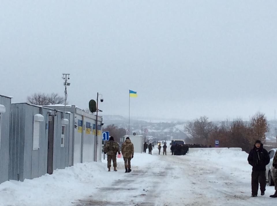 Дед Мороз не пройдет: Украина возьмет под особый контроль все пункты пропуска на Донбассе