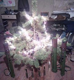 Праздник на Светлодарской дуге: в сети показали новогоднюю елку военных